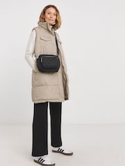 JD Williams Natural Longline Quilted Gilet - Image 3 of 4
