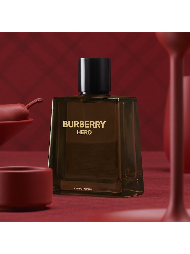 BURBERRY Hero Eau de Parfum 100ml Gift Set (Worth £125) - Image 2 of 5