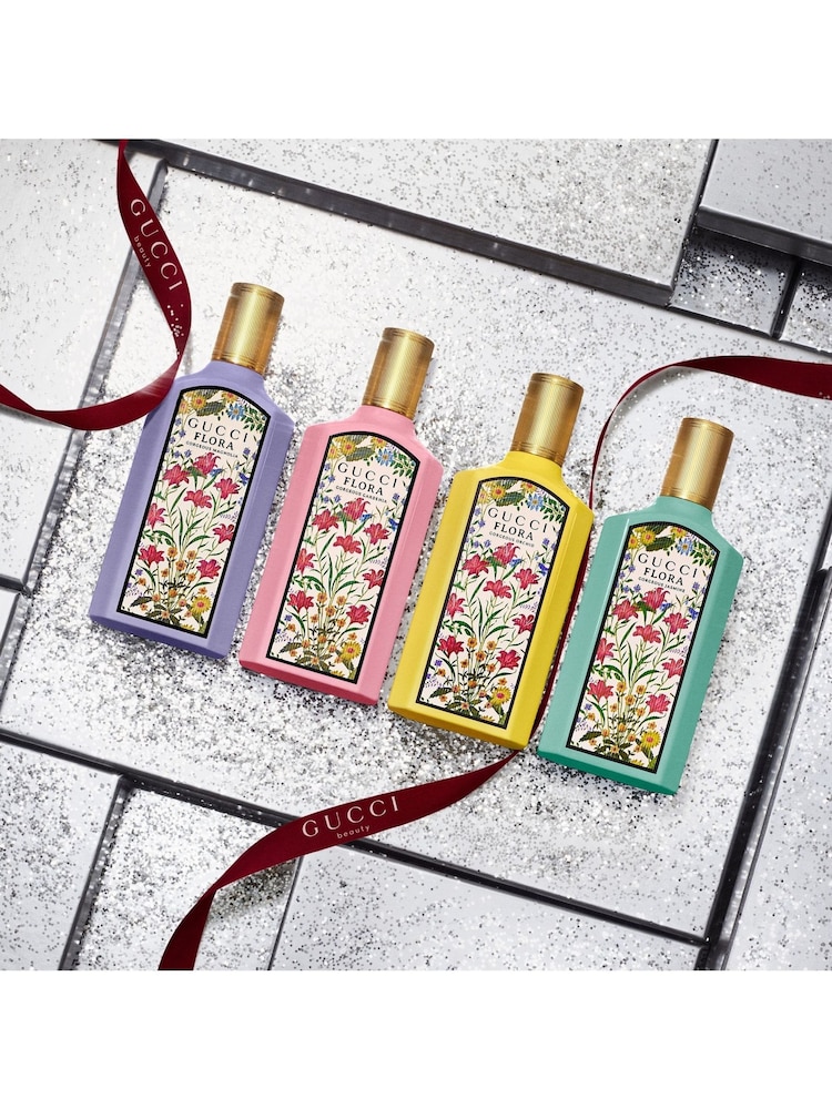 Gucci Flora Gorgeous Jasmine Eau de Parfum 50ml Gift Set - Image 2 of 3