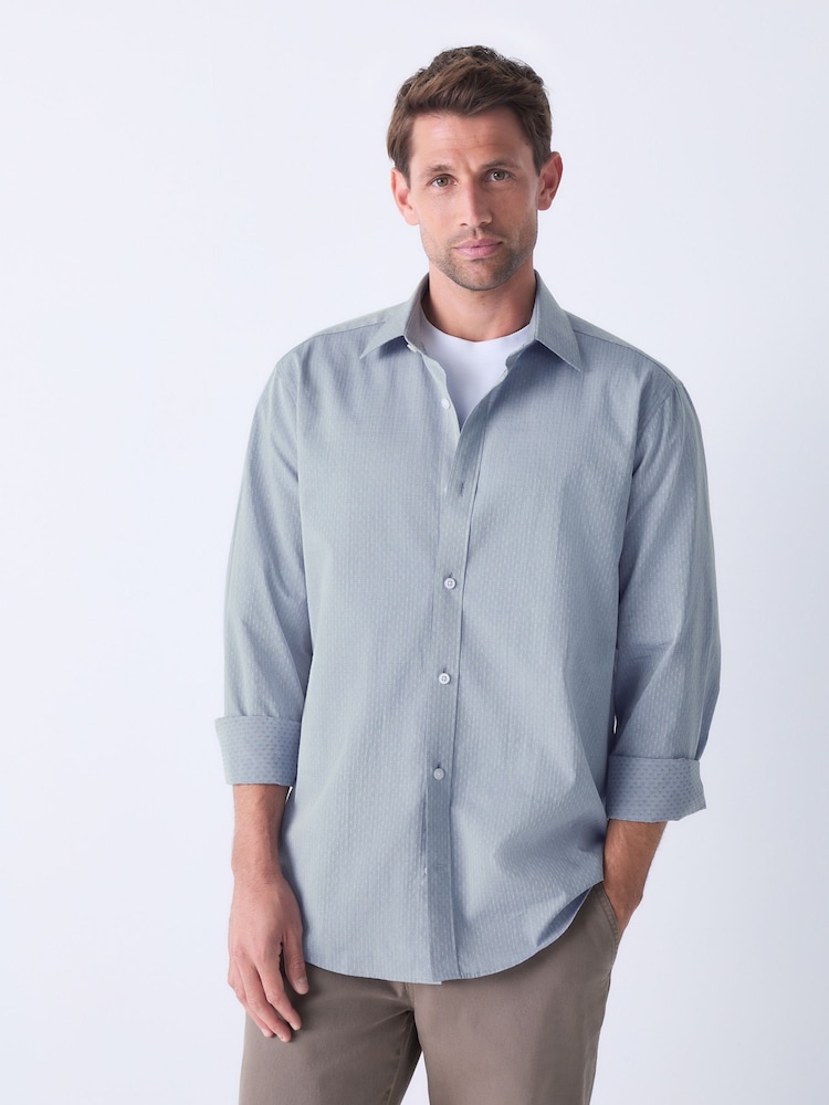Plumeti azul - Camisa de corte estándar texturizada con puño sencillo y cuello italiano - Imagen 1 de 8 Plumeti azul - Camisa de corte estándar texturizada con puño sencillo y cuello italiano - Imagen 1 de 8