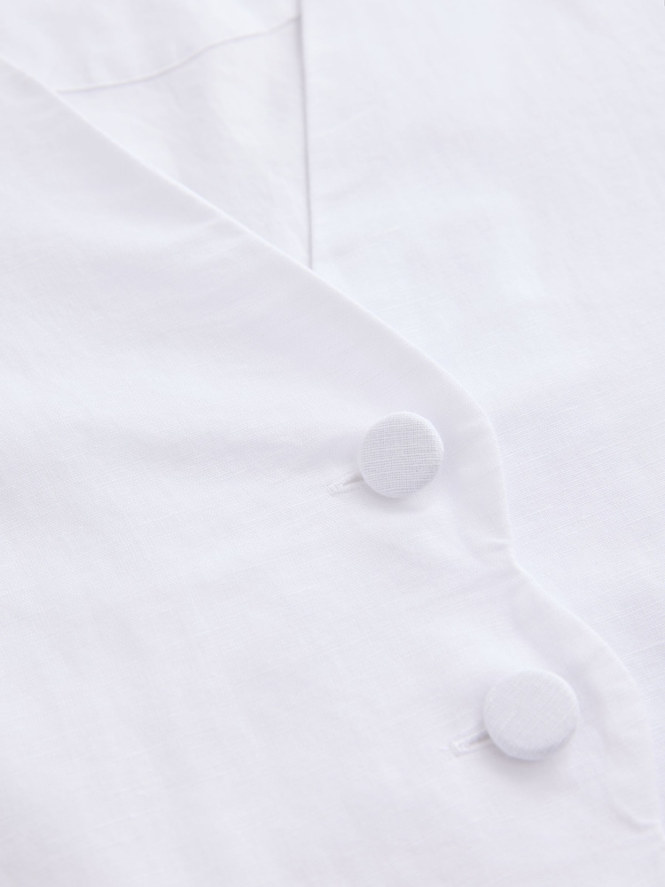 White Linen Blend Scallop Button Down Short Sleeve Blouse - Image 7 of 7