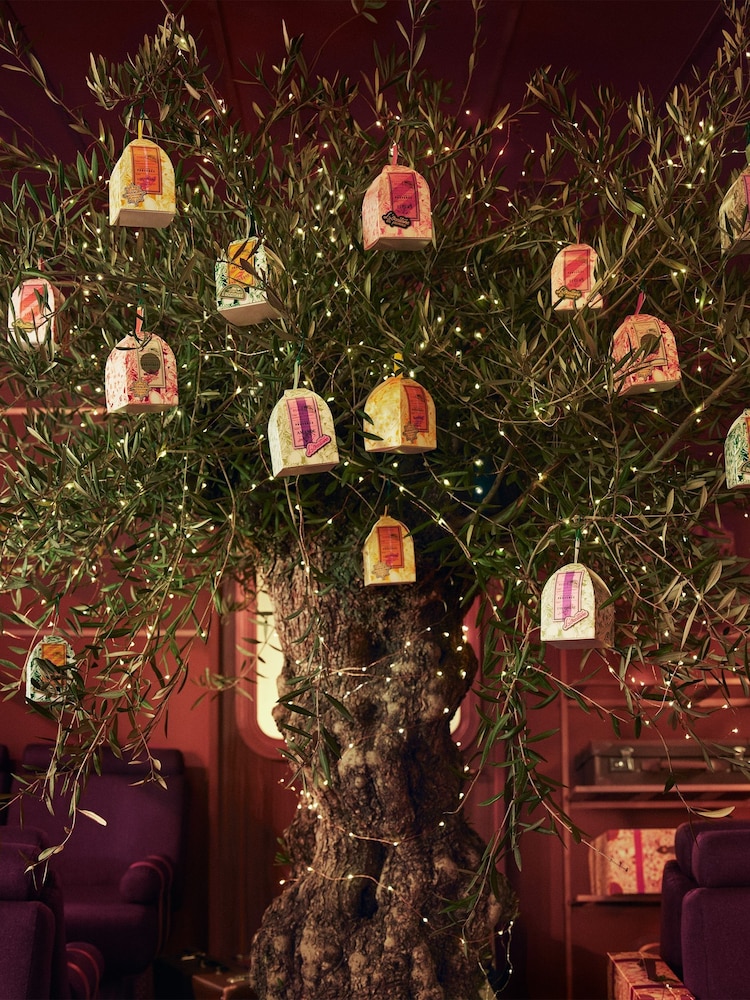 L'OCCITANE Shea Butter Stocking Filler - Image 3 of 3