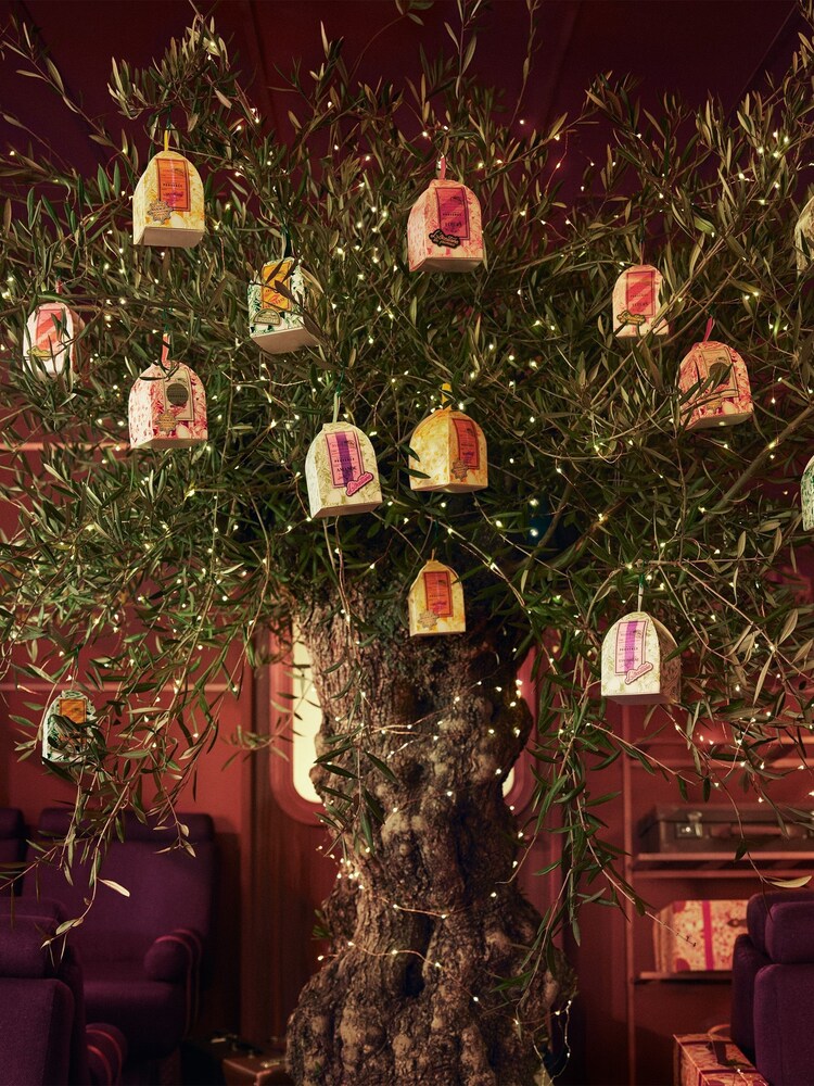 L'OCCITANE Invigorating Verbena Festive Stocking Filler - Image 2 of 3