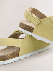 Ante en amarillo - Sandalias de corcho con cierre de velcro - Imagen 7 de 8