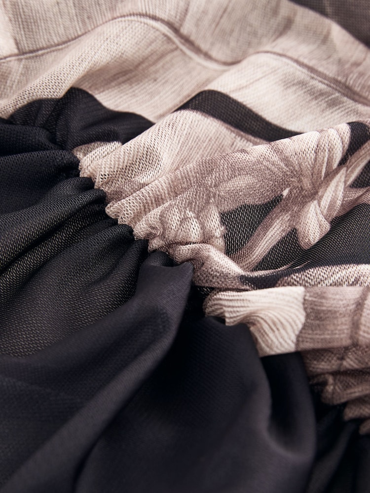 Black Palm Long Sleeve Ruched Side Mesh Top - Image 6 of 7