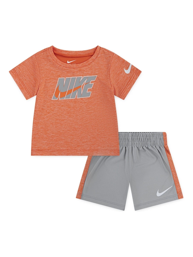 Nike Short Sleeve T-Shirt and Shorts Set - Imagen 1 de 5