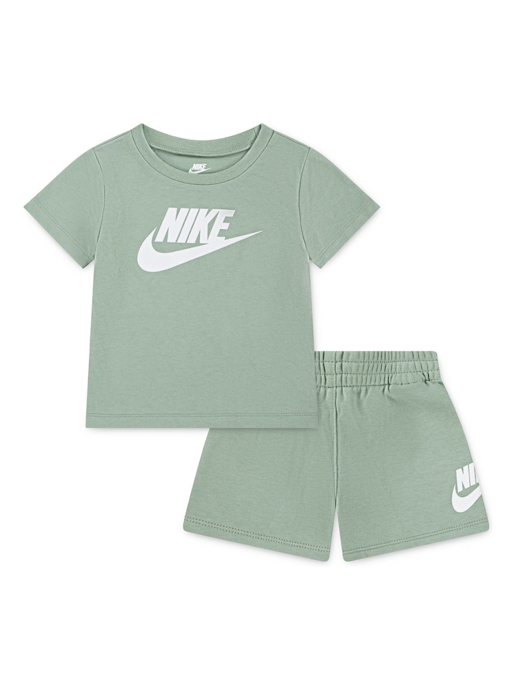 Verde - Nike Infant Club T-Shirt and Shorts Set - Imagen 1 de 4