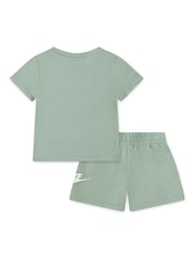 Verde - Nike Infant Club T-Shirt and Shorts Set - Imagen 2 de 4