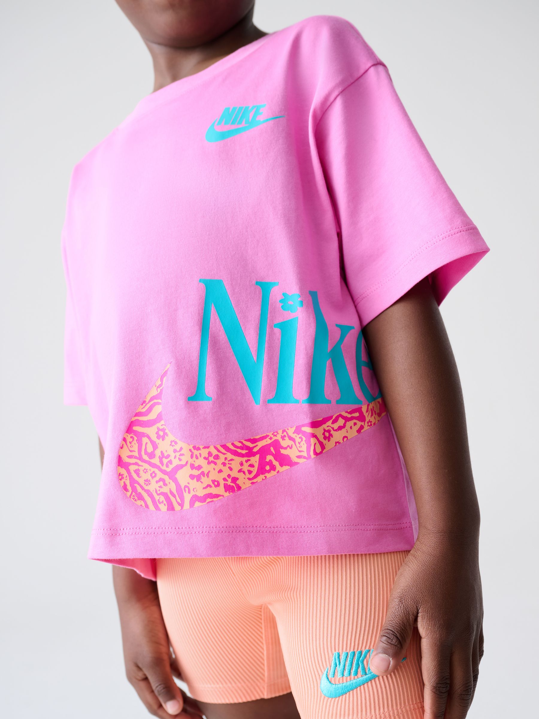 Comprar Conjunto Nike Infantil com Estampa Floral Selvagem