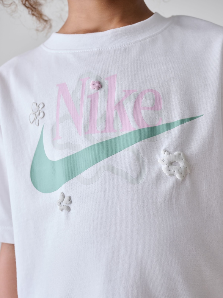 Fioletowy - Zestaw Nike dla małych dzieci w kwiaty: top i spodenki - Image 6 of 13