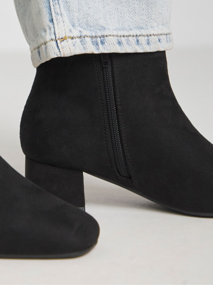 JD Williams Black Low Block Heel Ankle Boots In Wide Fit - Image 4 of 4