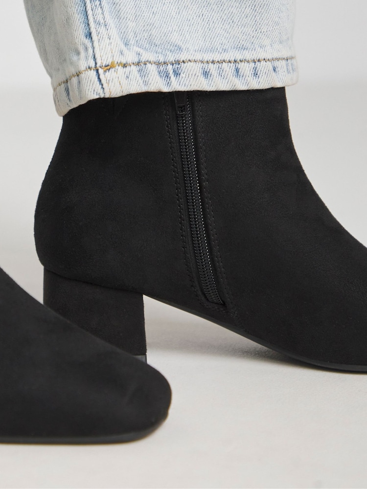 JD Williams Black Low Block Heel Ankle Boots In Extra Wide Fit - Image 4 of 4