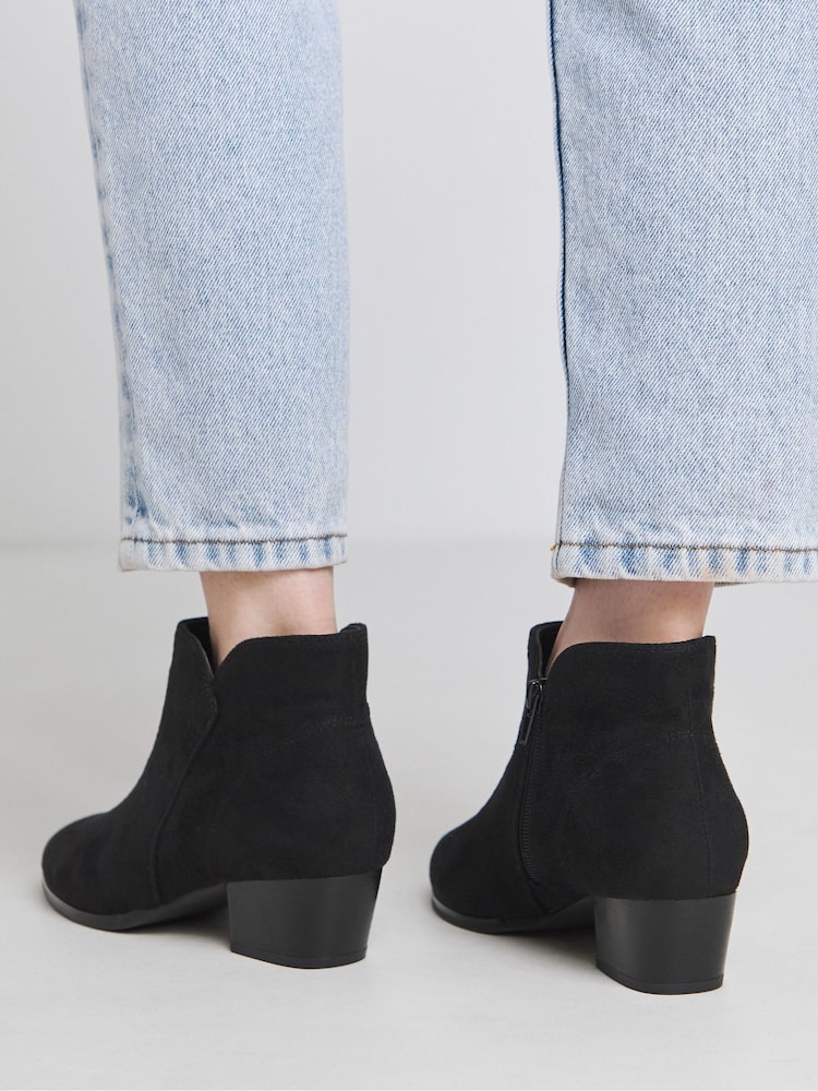 JD Williams Black Wide Fit Classic Synthetic Western Ankle Boots in Wide Fit - Image 2 of 4