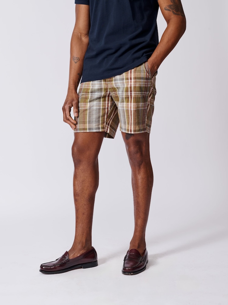 Aubin Red Addlethorpe Chino Shorts - Image 1 of 5