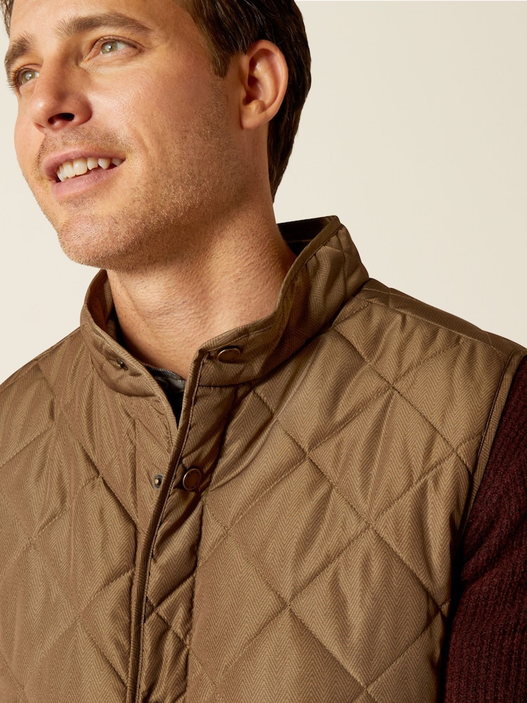 Ariat Woodside Quilted Brown Gilet - Image 4 of 4 Ariat Woodside Quilted Brown Gilet - Image 4 of 4