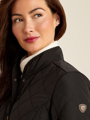 أسود - سترة مبطنة Woodside من Ariat - صورة 4 من 5