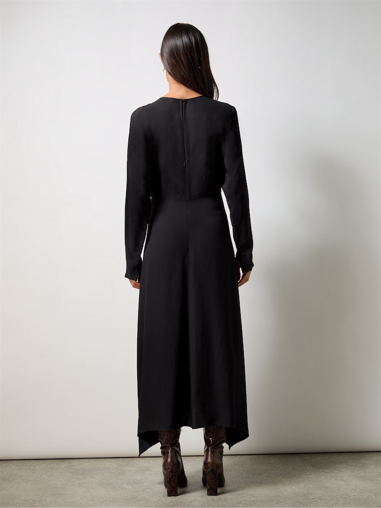 Ro&Zo Black Crepe Keyhole Midi Dress - Image 2 of 4