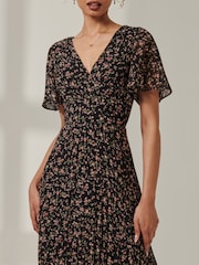 Jolie Moi Black Meagan V-Neck Chiffon Maxi Dress - Image 3 of 6