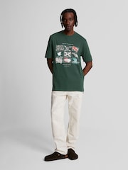 Lyle & Scott Green A Guide To Scotland Graphic 100% Cotton T-Shirt - Image 2 of 5