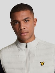 Lyle & Scott Silver Hybrid Double Baffle Gilet - Image 4 of 5