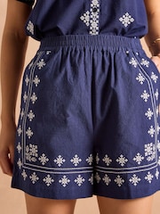 Joules Emilie Embroidered Pull On Shorts - Imagen 6 de 7