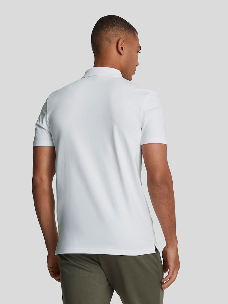 أبيض كروم - قميص بولو سادة من Lyle & Scott - صورة 2 من 5