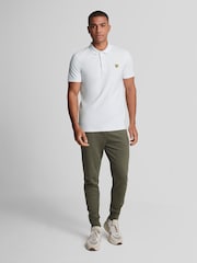 أبيض كروم - قميص بولو سادة من Lyle & Scott - صورة 3 من 5