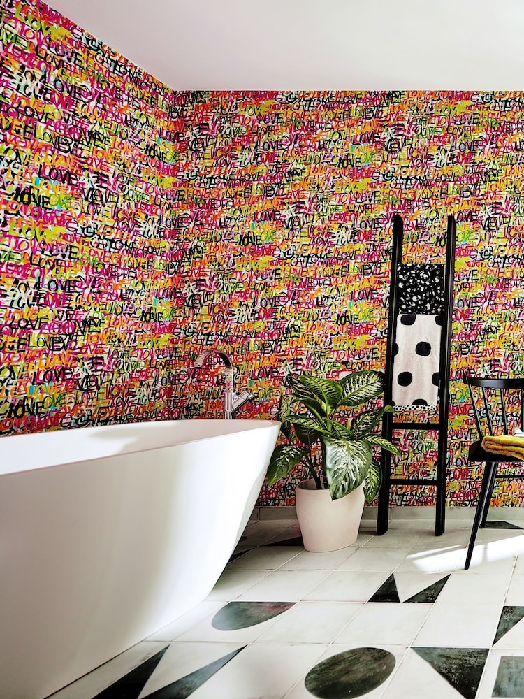 Ohpopsi Multi Riot Love Scribble 10M Wallpaper - Image 1 of 4 Ohpopsi Multi Riot Love Scribble 10M Wallpaper - Image 1 of 4