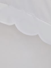 200 Thread Count Scallop Duvet Cover and Pillowcase Set - Imagem 4 de 6