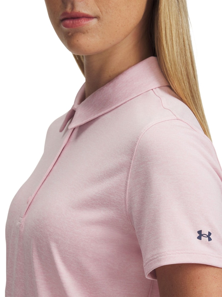 وردي - قميص بولو بشعار صغير تشكيلة Golf Play Off من Under Armour - Image 3 of 3 وردي - قميص بولو بشعار صغير تشكيلة Golf Play Off من Under Armour - Image 3 of 3