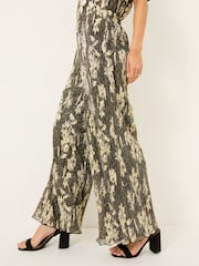 FatFace Black Octavia Foil Plisse Trousers - Image 3 of 4
