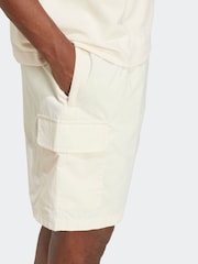 beis - adidas Originals Trefoil Essentials Woven Cargo Shorts - Imagen 4 de 6