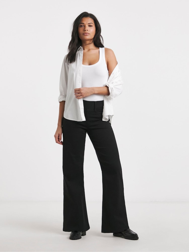 Simply Be Jeggings zum Hineinschlüpfen aus Jeansmaterial mit weitem Bein - Bild 8 von 8 Simply Be Jeggings zum Hineinschlüpfen aus Jeansmaterial mit weitem Bein - Bild 8 von 8