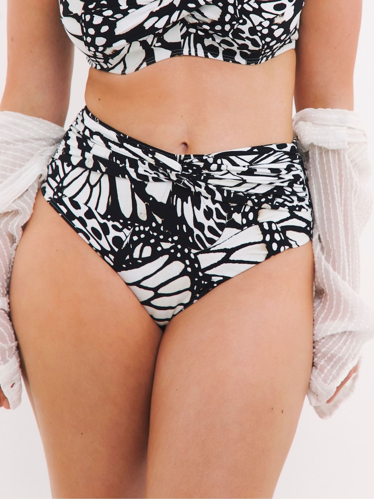 Simply Be Magisculpt Bikini-Slip mit hoher Taille und Drehung vorne​​​​​​​ - Bild 4 von 4