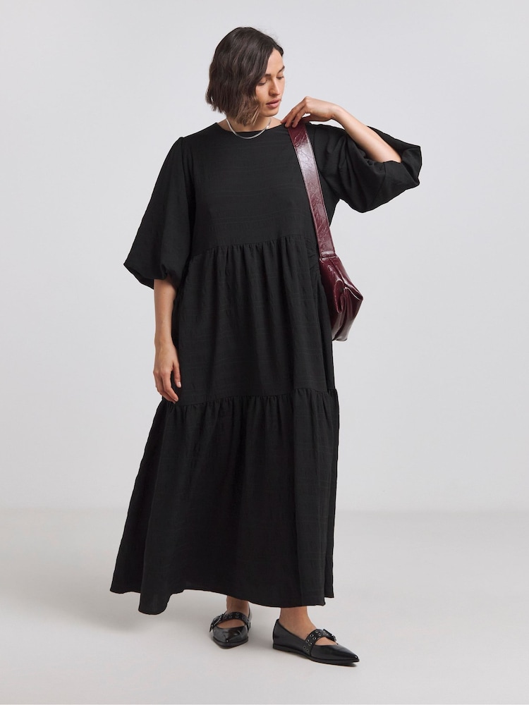 Simply Be Black Textured Tiered Maxi Dress With Pockets - Image 1 of 4