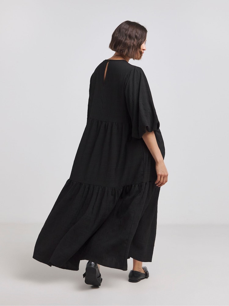 Simply Be Black Textured Tiered Maxi Dress With Pockets - Image 2 of 4