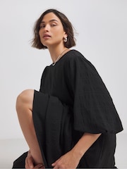 Simply Be Black Textured Tiered Maxi Dress With Pockets - Image 4 of 4