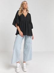 Simply Be Textured V-Neck Ruffle Smock Top - Imagen 3 de 4