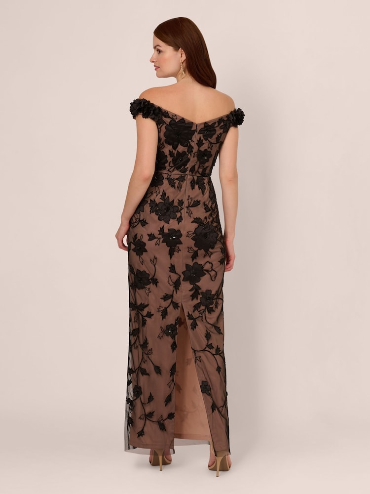Adrianna Papell – Schulterfreies, langes, schwarzes Kleid mit Perlen - Bild 2 von 7