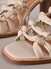 Hueso - Signature Premium Leather Square Toe Cage Slingback Block Heel Sandals - Imagen 6 de 7