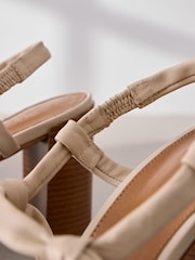 Hueso - Signature Premium Leather Square Toe Cage Slingback Block Heel Sandals - Imagen 7 de 7