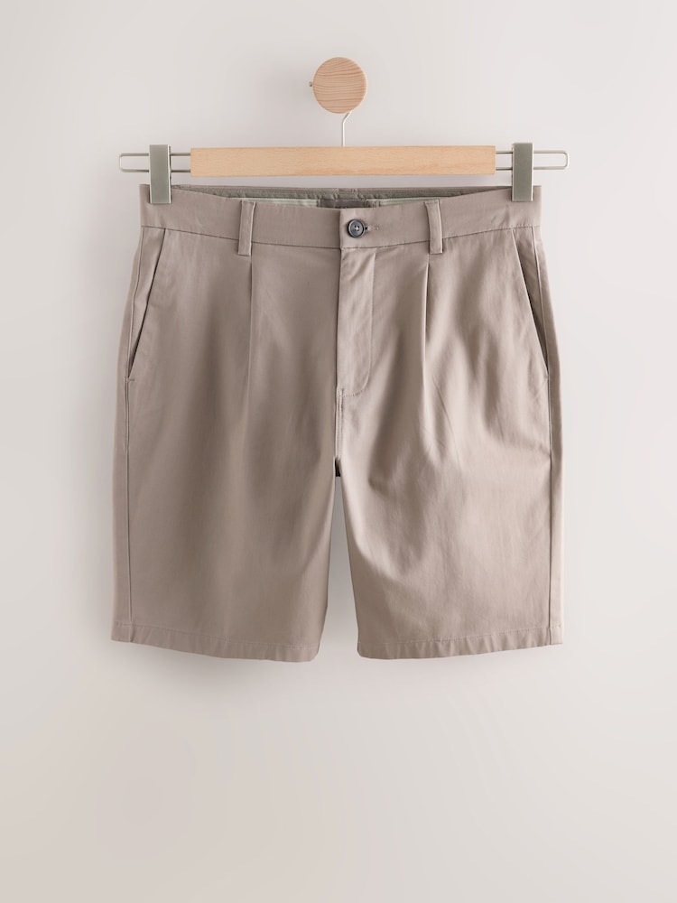 Champiñón - Pantalones cortos chinos con diseño plisado - Imagen 1 de 4