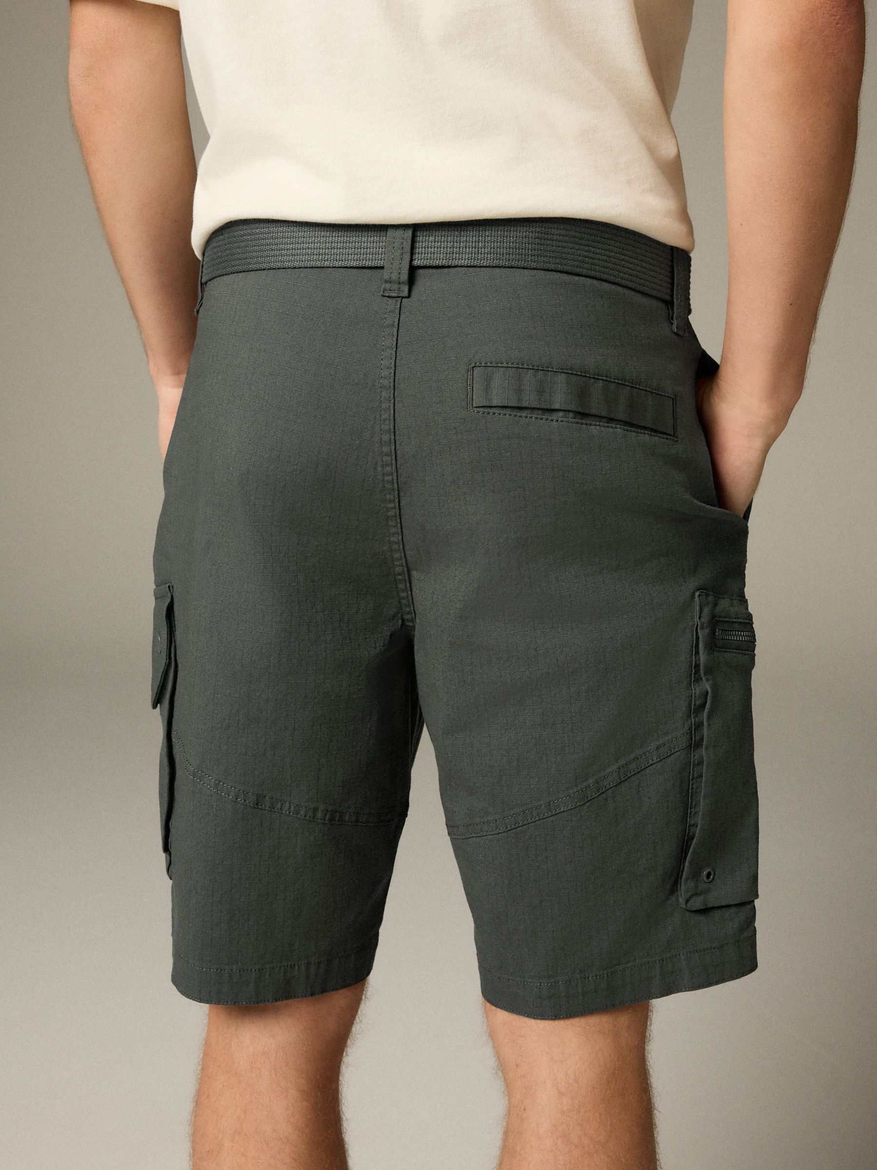 0700~Ripstop Cargo Shorts with Visible Stitching