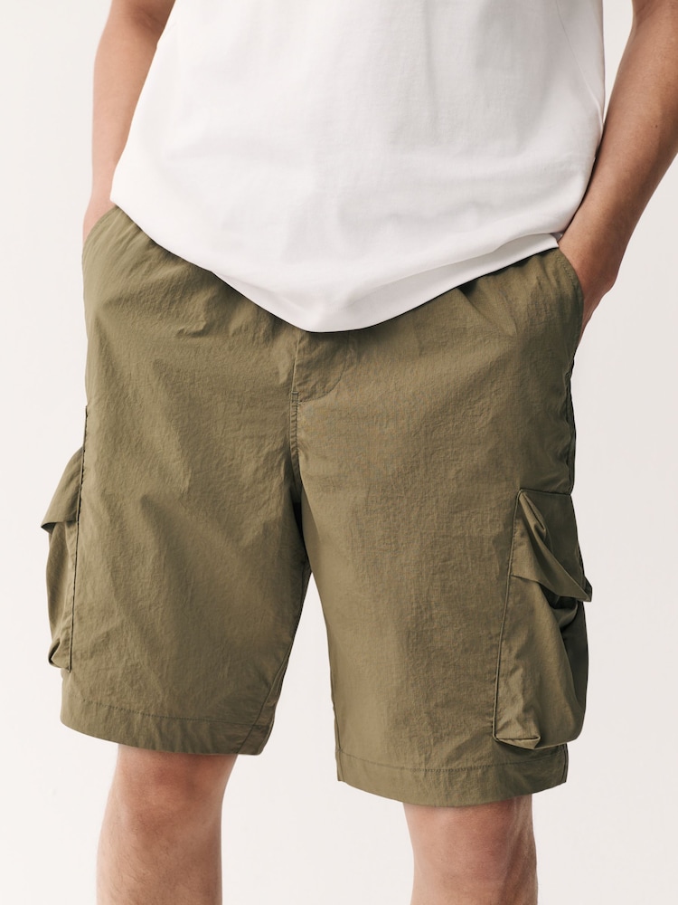 Зеленый хаки - Lightweight Bluff Pocket Cargo Shorts - Изображение 1 из 9