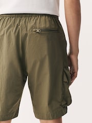 Зеленый хаки - Lightweight Bluff Pocket Cargo Shorts - Изображение 6 из 9