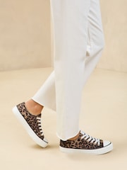 Нейтральный - Кроссовки Lipsy Low Top на шнуровке из парусины - Image 3 of 5
