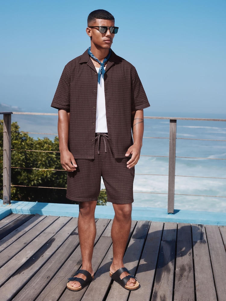 Burgunderrot - Shorts aus 100% Baumwolle mit Struktur und Kordelzug in der Taille - Image 2 of 9