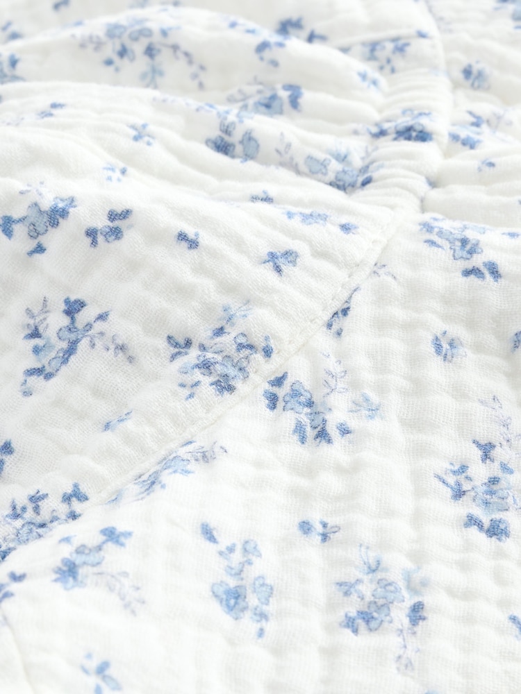 White/Blue Ditsy Floral Print 100% Cotton Baby Bucket Hat (0mths-2yrs) - Image 6 of 6