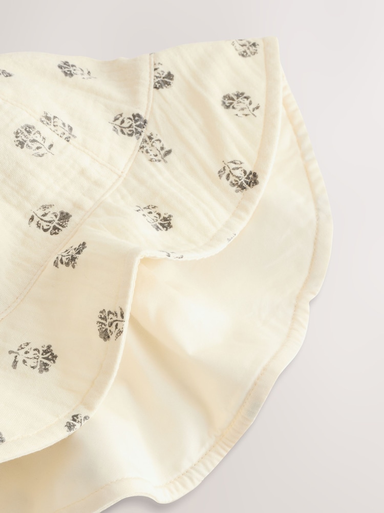 Neutral Floral Baby 100% Cotton Woven Bucket Hat (0mths-2yrs) - Image 3 of 3 Neutral Floral Baby 100% Cotton Woven Bucket Hat (0mths-2yrs) - Image 3 of 3