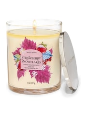 Bath & Body Works Strawberry Snowflakes Single Wick Candle 8 oz / 227 g - Image 1 of 1